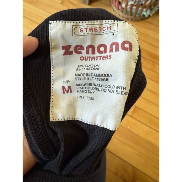 Zenana outfitters black ribbed tank top - Picture 2 of 3